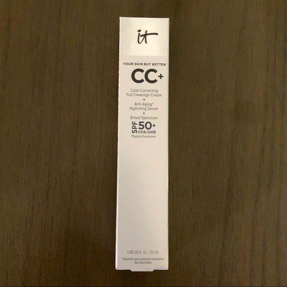 It Cosmetics CC Color Correcting Full Coverage Cream + SPF 50 in Light Medium